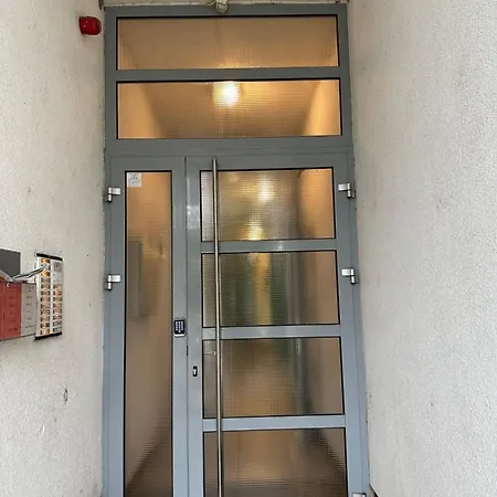 Appartamento Laniste - Prelijep Stan, Balkon, Wifi + Besplatan Parking Zagabria Esterno foto