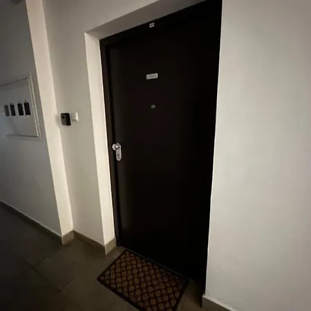 Appartamento Laniste - Prelijep Stan, Balkon, Wifi + Besplatan Parking Zagabria Esterno foto