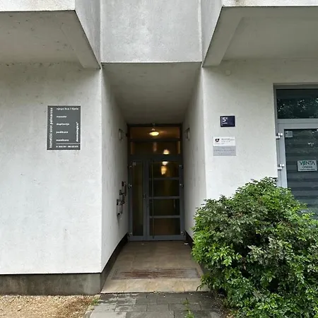 Appartamento Laniste - Prelijep Stan, Balkon, Wifi + Besplatan Parking Zagabria Esterno foto
