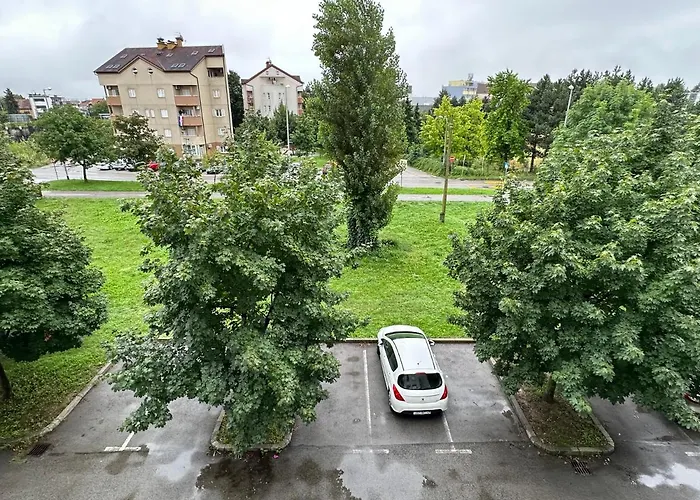 Laniste - Prelijep Stan, Balkon, Wifi + Besplatan Parking