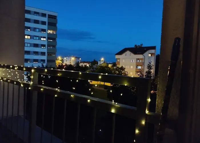 Laniste - Prelijep Stan, Balkon, Wifi + Besplatan Parking
