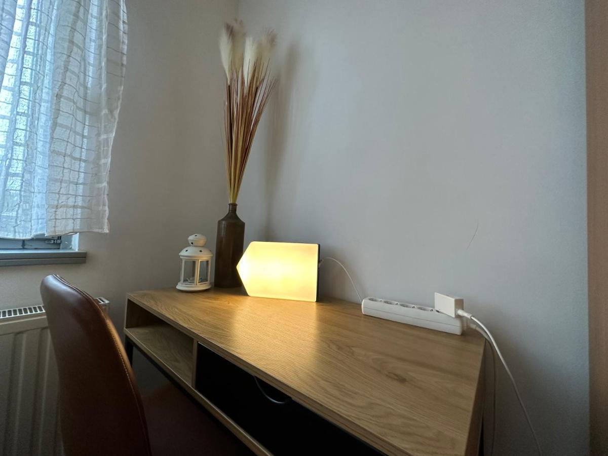 Laniste - Prelijep Stan, Balkon, Wifi + Besplatan Parking * Zagabria