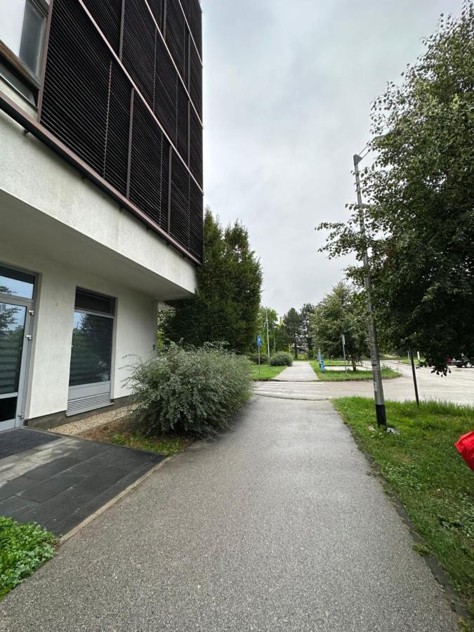 Laniste - Prelijep Stan, Balkon, Wifi + Besplatan Parking Appartamento *