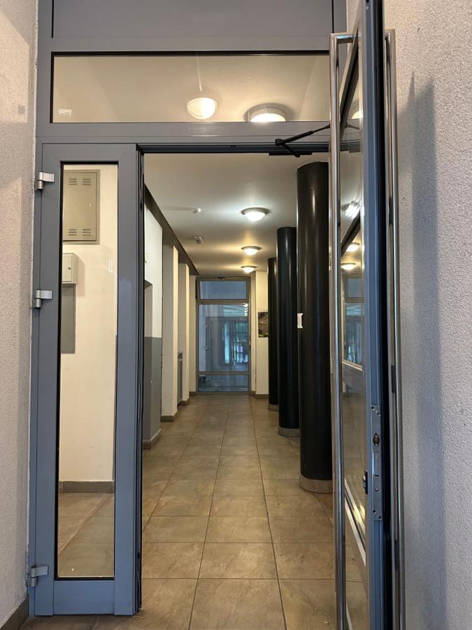 Laniste - Prelijep Stan, Balkon, Wifi + Besplatan Parking Zagabria